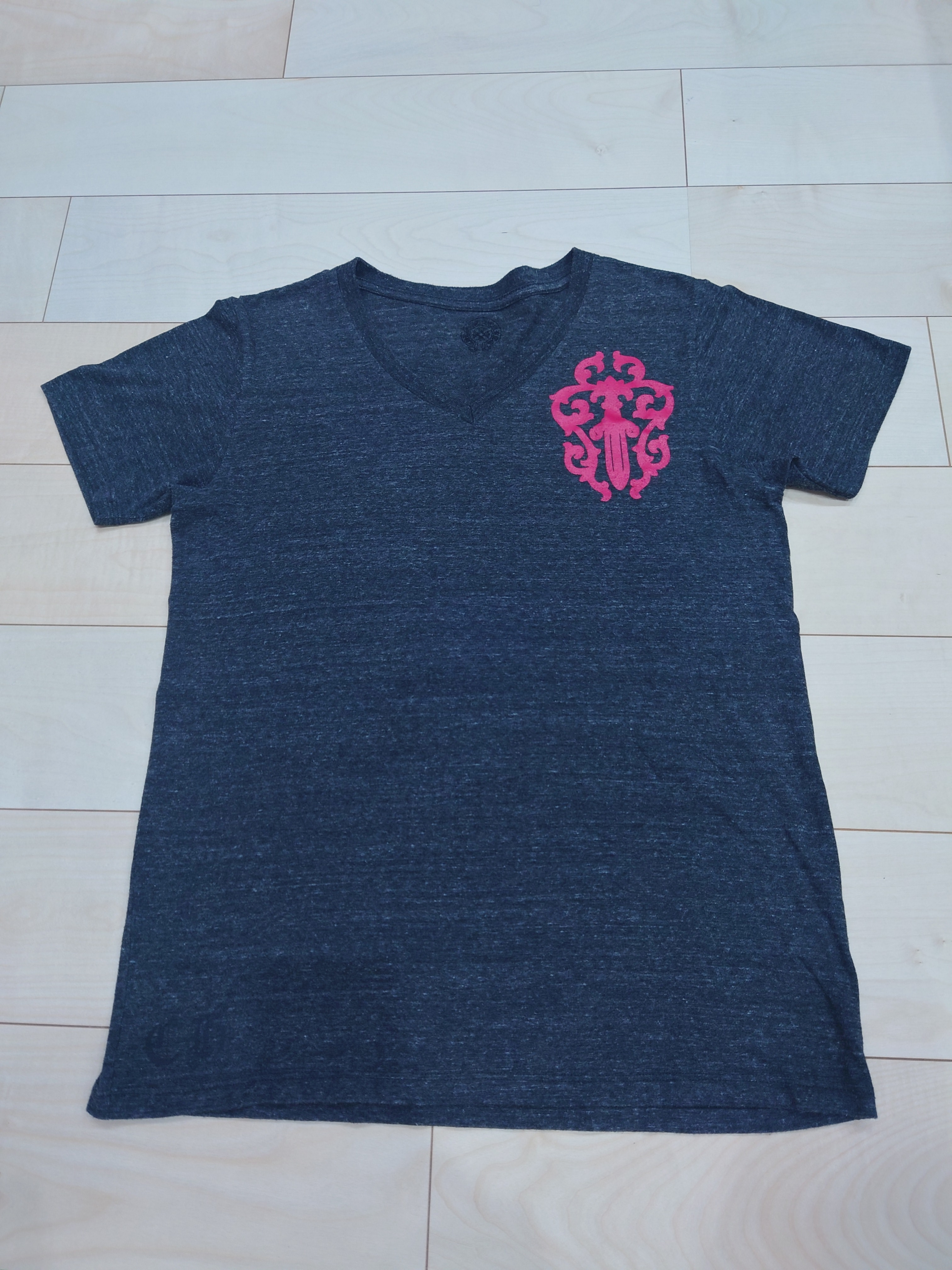 クロムハーツ VネックTシャツ