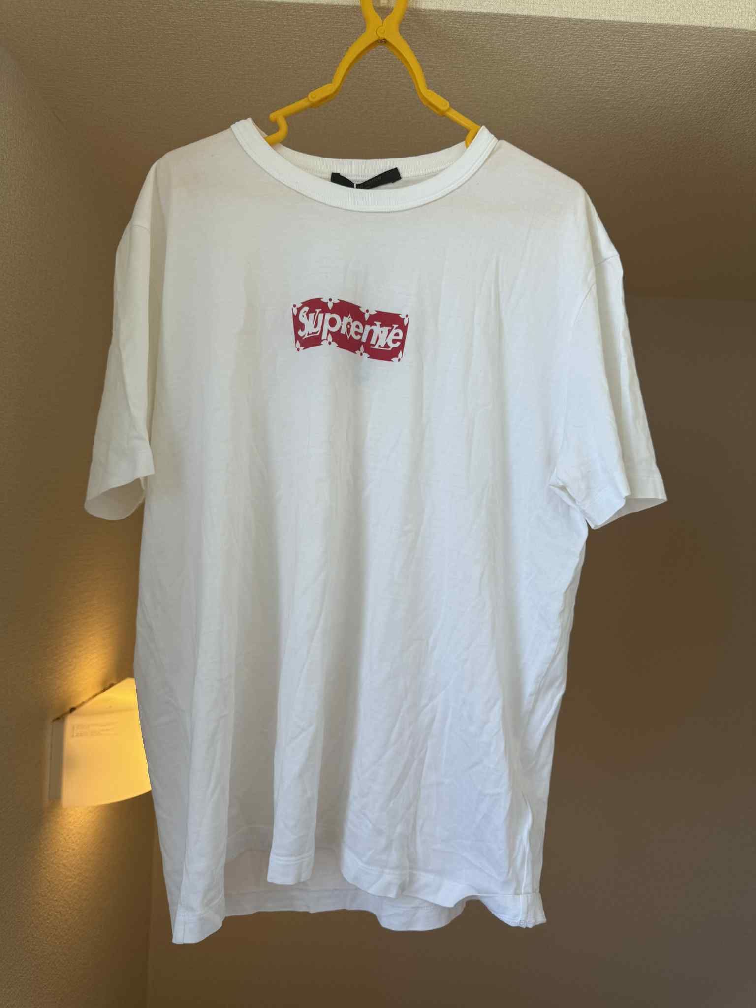 シュプリーム / ルイヴィトン ボックス ロゴ Tシャツ "レッド"