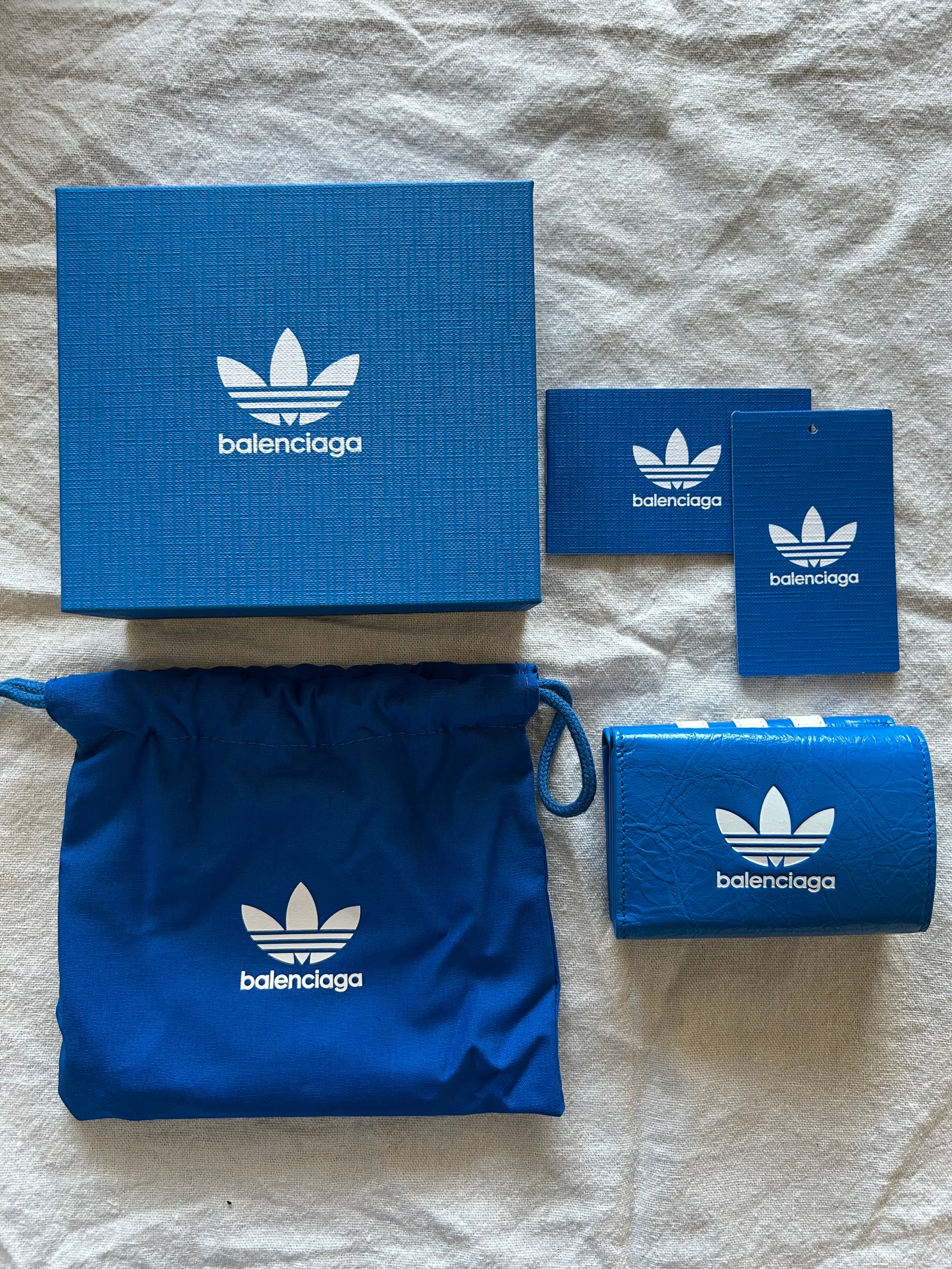 アディダス バレンシアガ ミニ ウォレット "ブラック" 721893210M61091