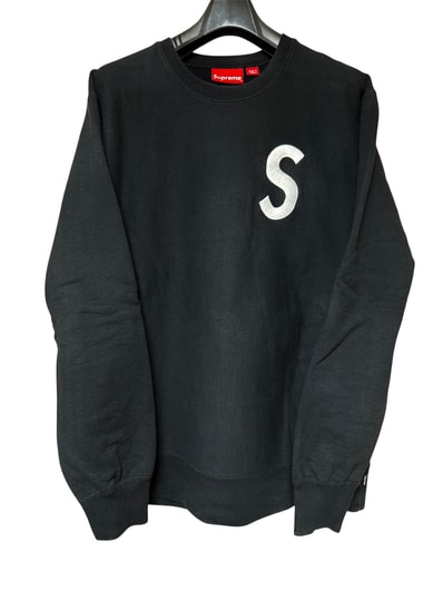 S logo crewneck