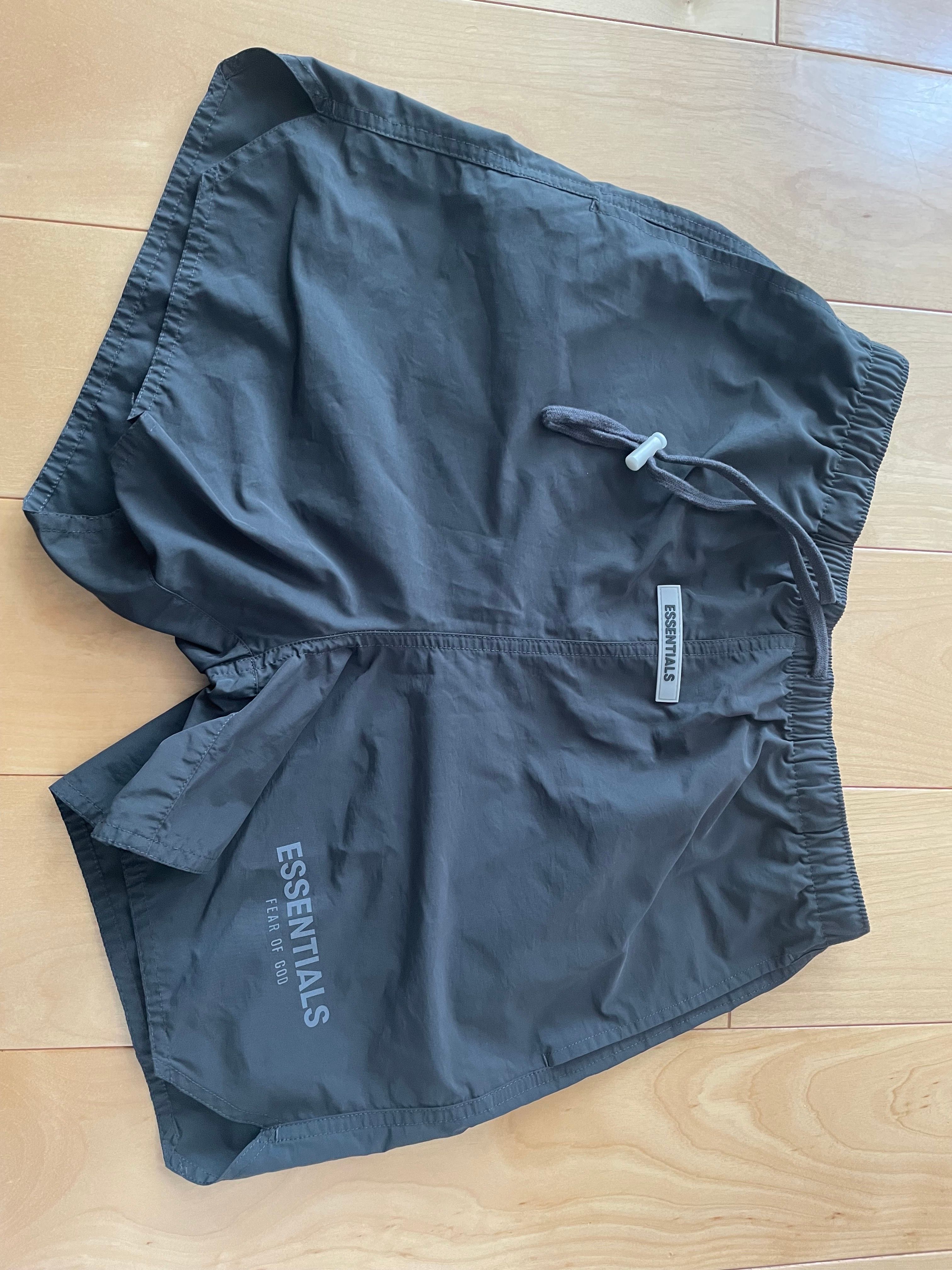 FEAR OF GOD ESSENTIALS Volley Shorts "Black"