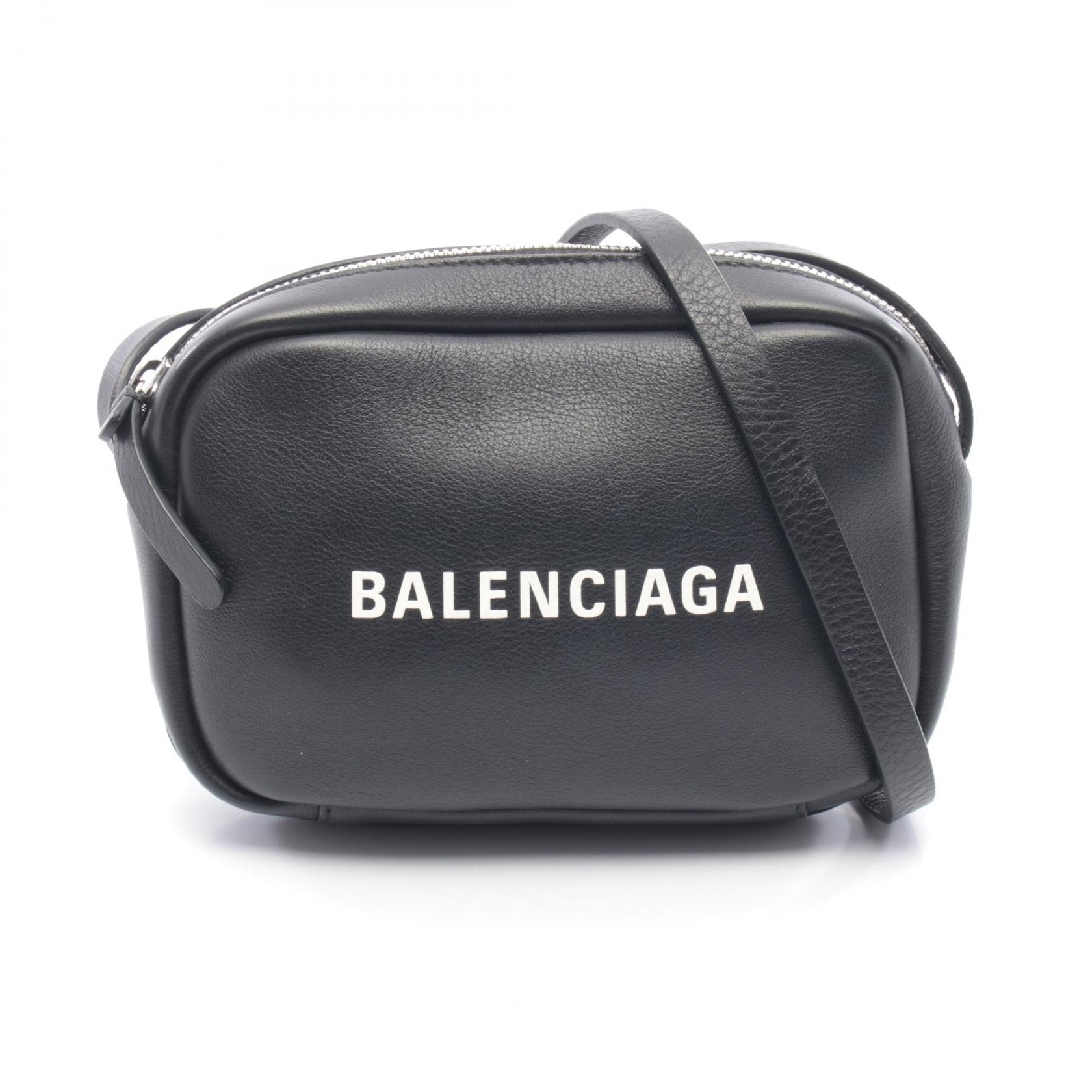 バレンシアガ BALENCIAGA EVERYDAY CAMERA BAG XS エブリデイ カメラバッグ ショルダーバッグ バッグ レザー レディース ブラック系 【中古】
