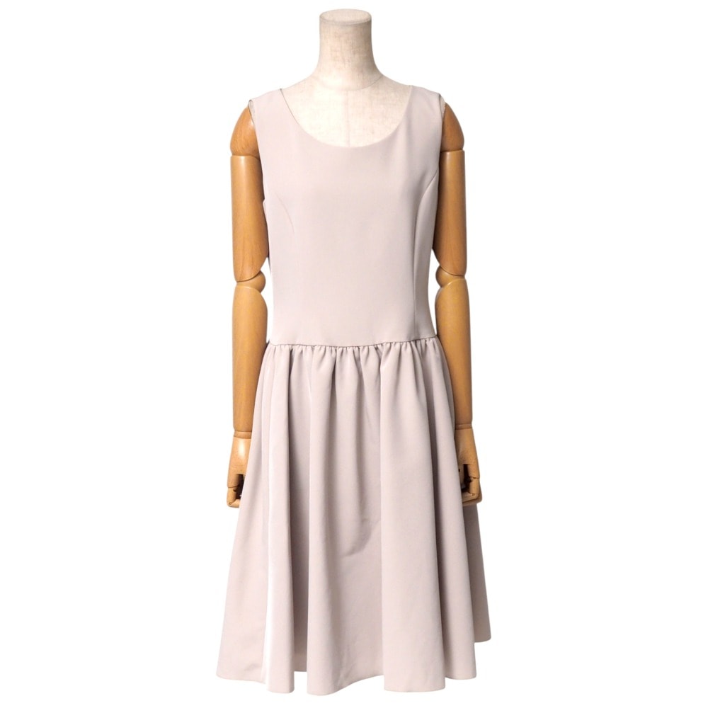 ■美品■FOXEY NEW YORK フォクシー ニューヨーク ロザリンド ワンピース サイズ38 無地 ノースリーブ 膝丈 ブランド古着【中古】20250805/RA5699