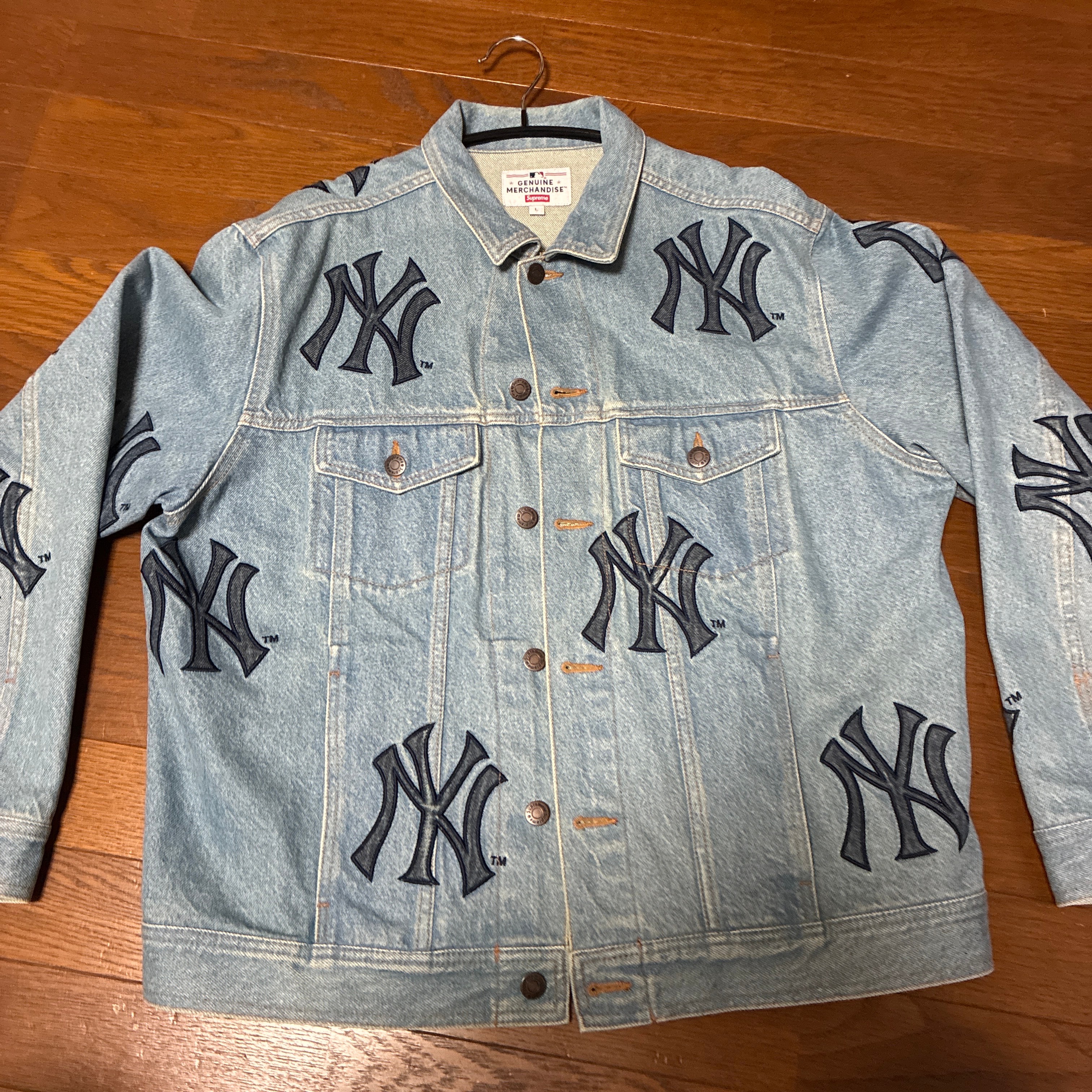 Supreme New York Yankees™ Denim Trucker Jacket 