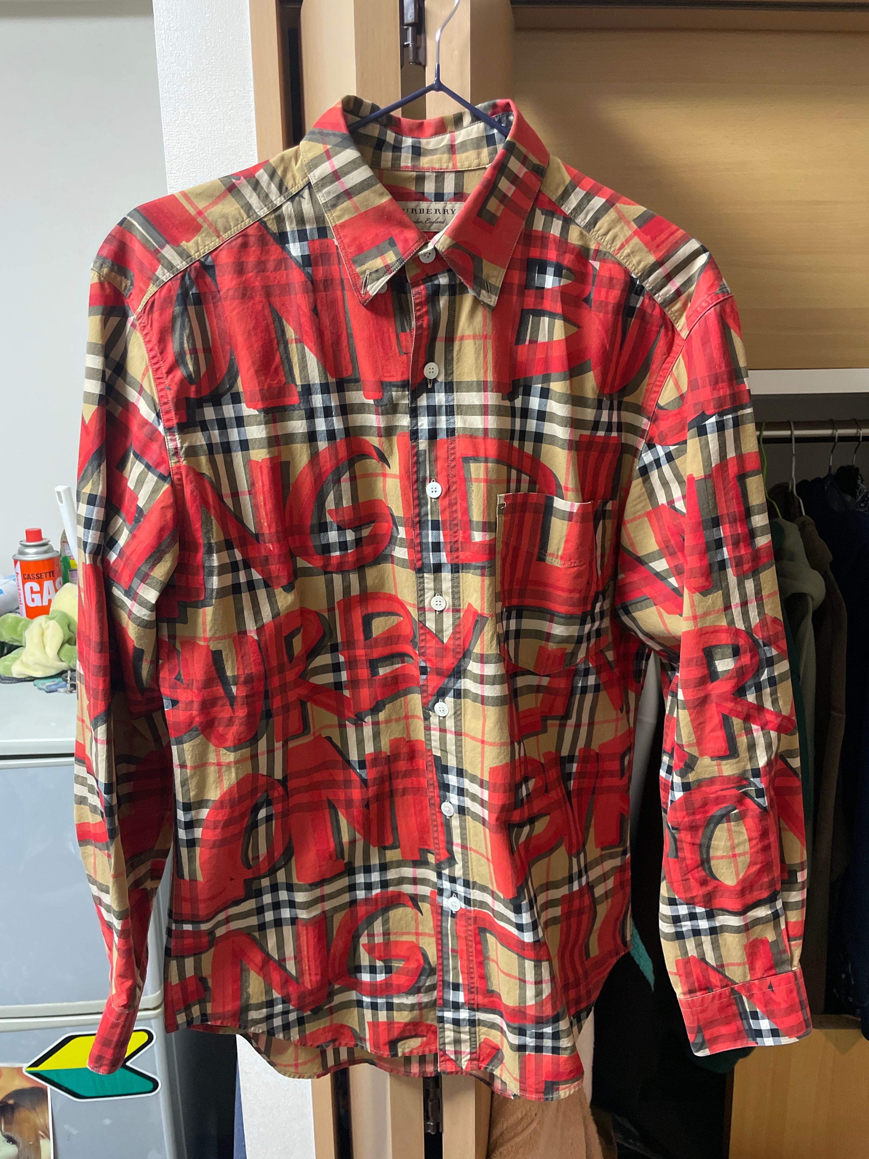 Burberry  グラフィティ シャツ