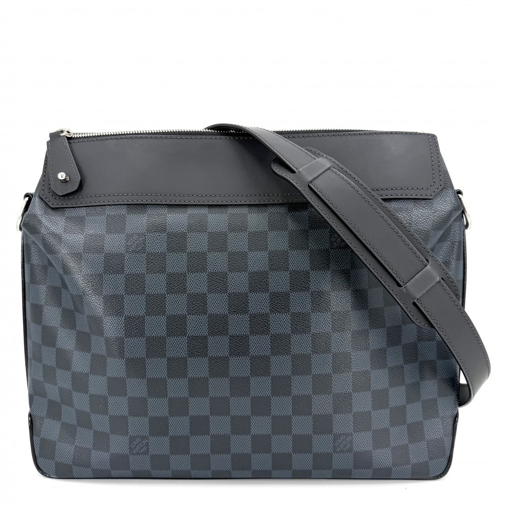 LOUIS VUITTON ルイヴィトン ショルダーバッグ メッセンジャーグリニッジ ビジネスバッグ 肩掛け 斜め掛け N41348    ネイビー 紺 ブラック 黒 シルバー金具 メンズ【中古品】