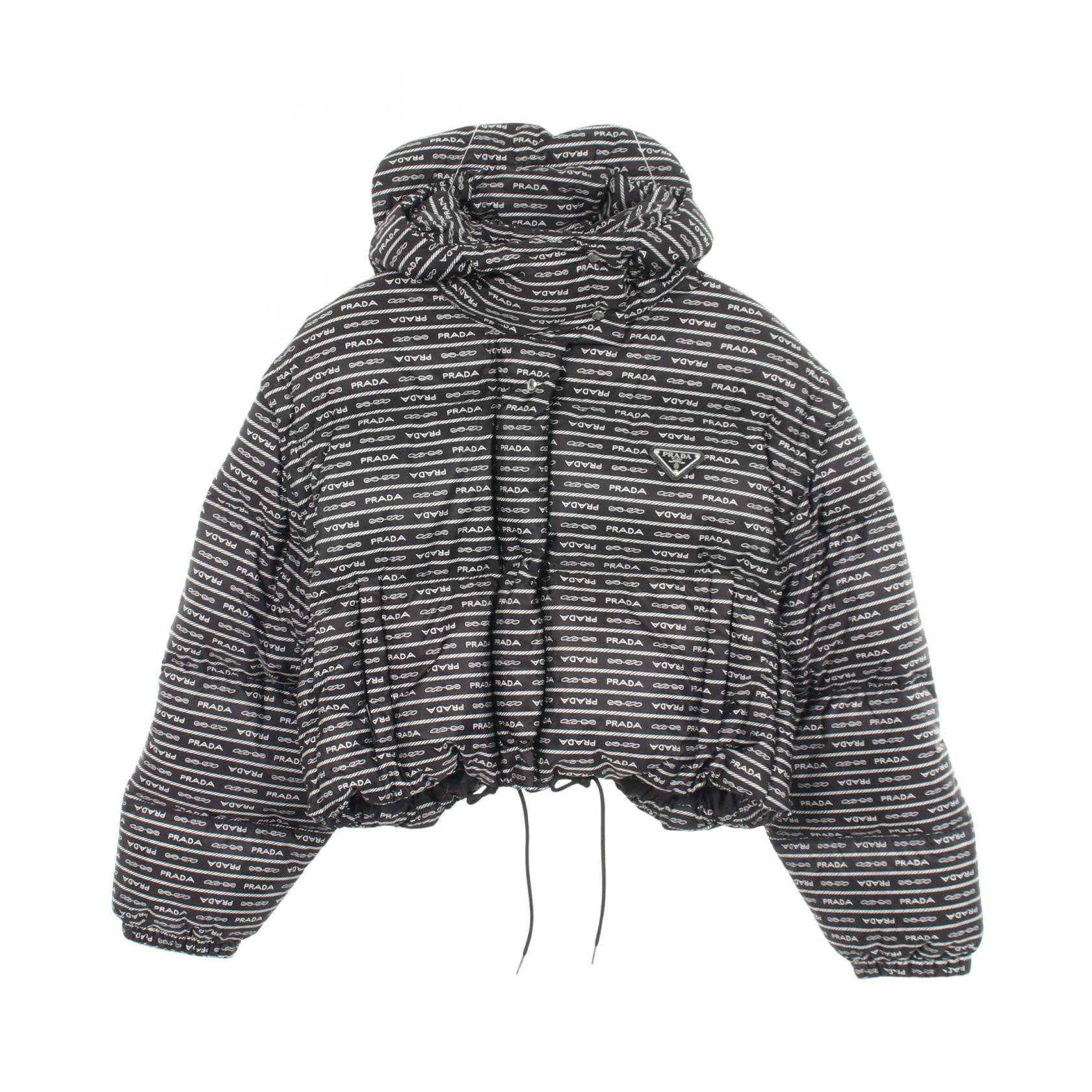 プラダ PRADA Re-Nylon ロゴ総柄 フード付き クロップド ダウンジャケット 衣料品 アウター ナイロン レディース ブラック系 291973 【中古】