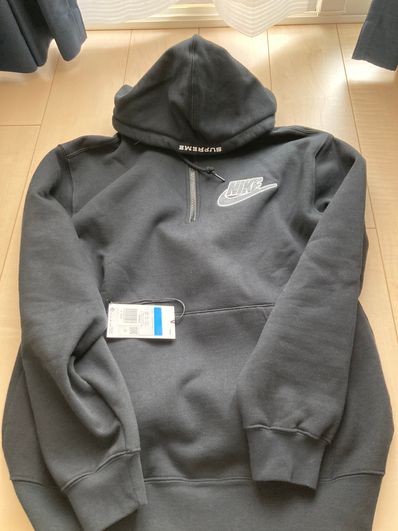 Supreme / Nike® Half Zip Hooded Sweatshirt "Black"