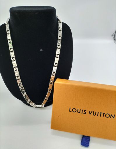 Louis Vuitton Monogram Tied Up Necklace "Silver"