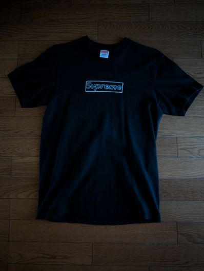 Supreme KAWS Chalk Logo Tee "Black"