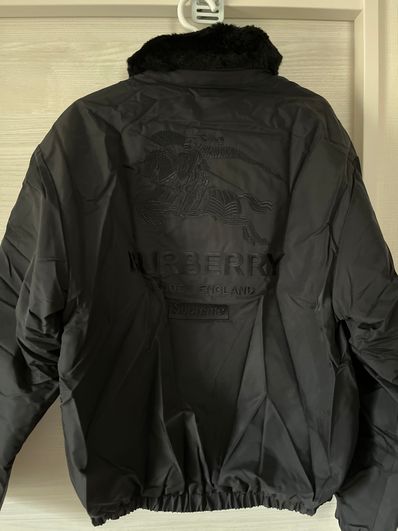 Supreme / Burberry Shearling Collar Down Puffer Jacket "Black"