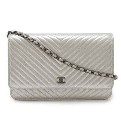 シャネル シェブロンショルダーバッグ レディース