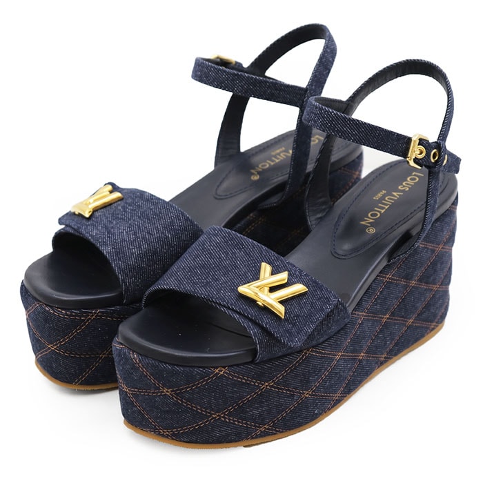 【美品】LOUIS VUITTON ルイ・ヴィトン サンダル デニム シェイク・ライン サイズ 40 レディース 2023年製 LV ロゴ チャーム スリングバック プラットフォーム 厚底 シューズ 靴 インディゴ イタリア製