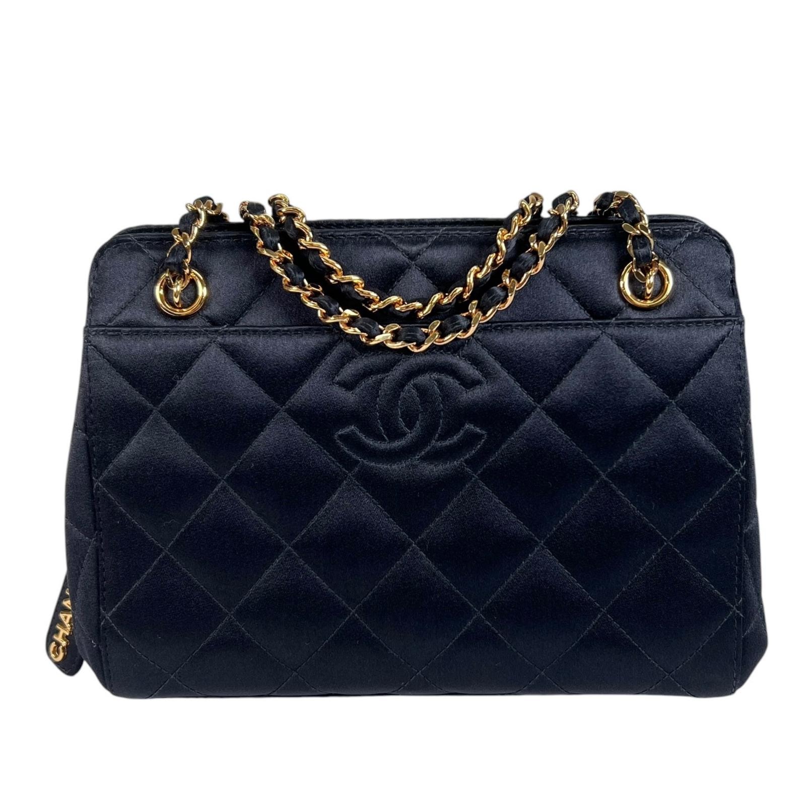 美品 CHANEL シャネル マトラッセ ショルダーバッグ サテン ブラック レディース ココマーク【中古】