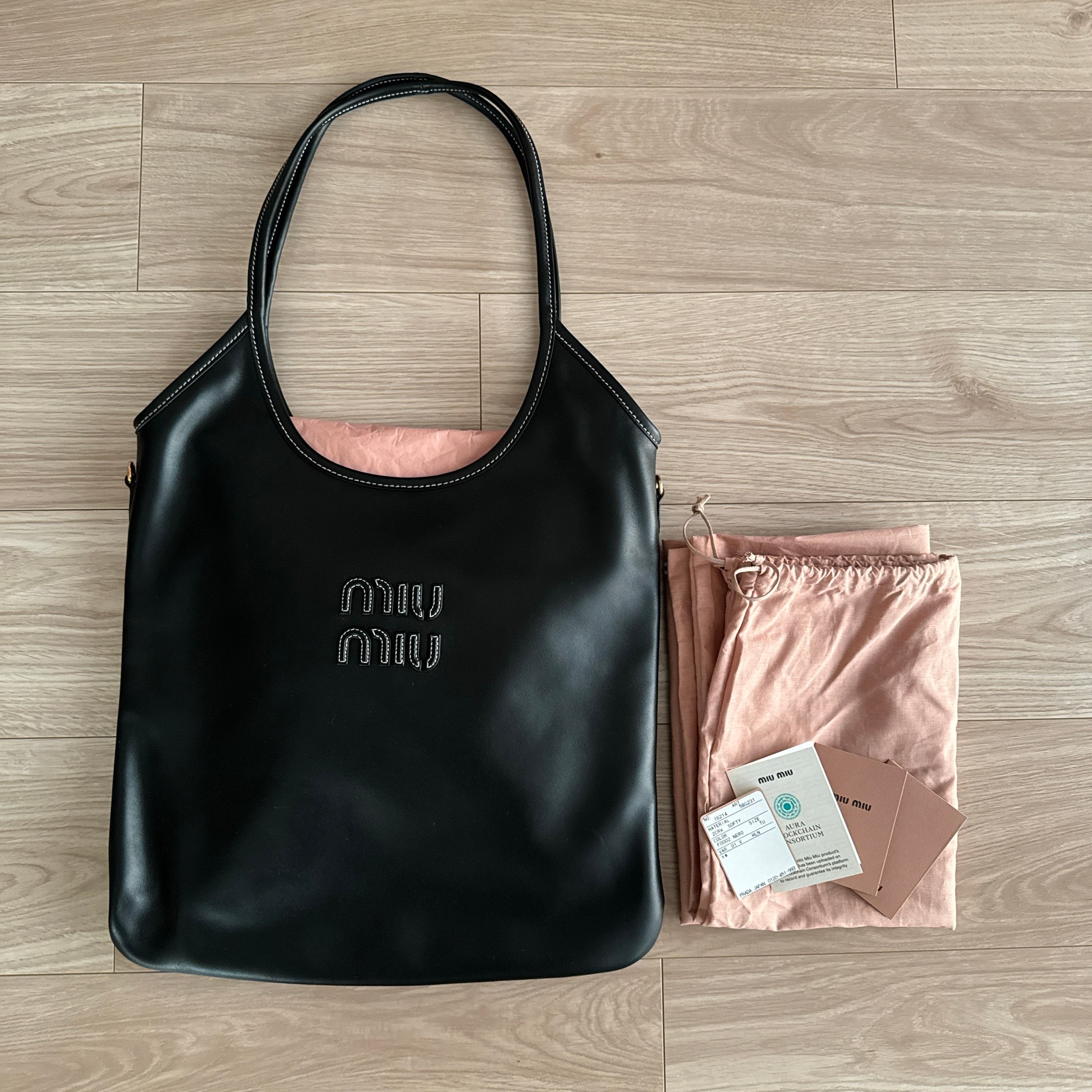 MIUMIU IVY Leather Bag "Black"
