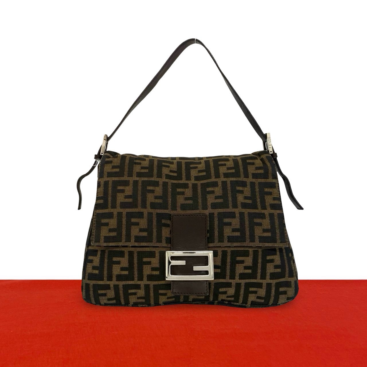FENDI フェンディ マンマバケット ズッカ FF ロゴ 柄 キャンバス レザー ショルダーバッグ ブラウン
 28981
