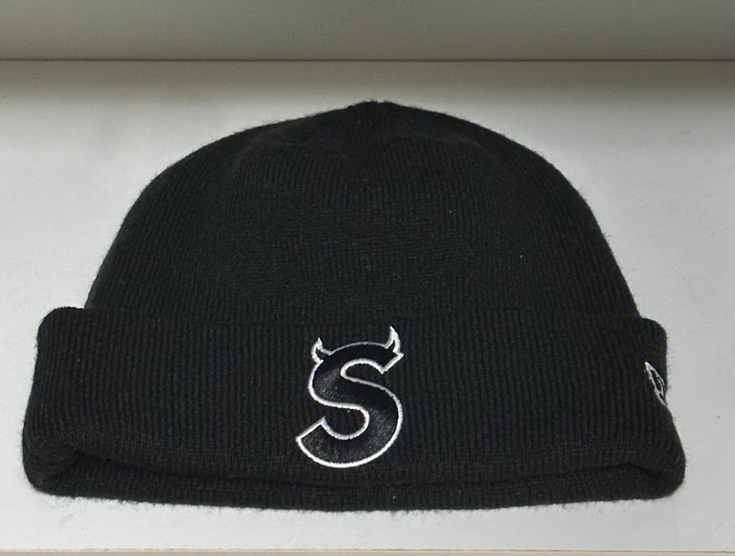 Supreme New Era S Logo Beanie "Black" (22FW)