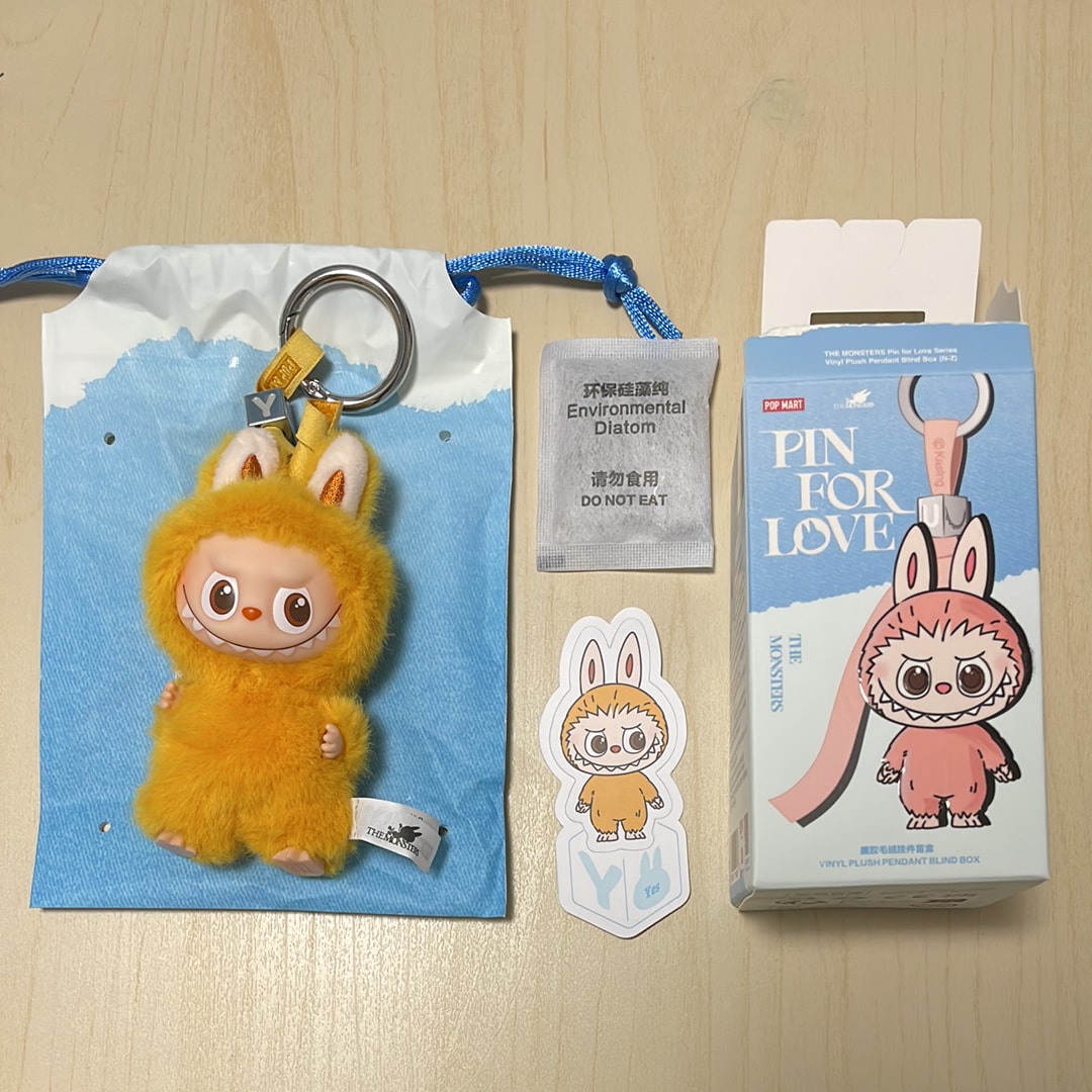 POP MART THE MONSTERS (LABUBU) Pin for Love Series-Vinyl Plush Pendant (N-Z) Y