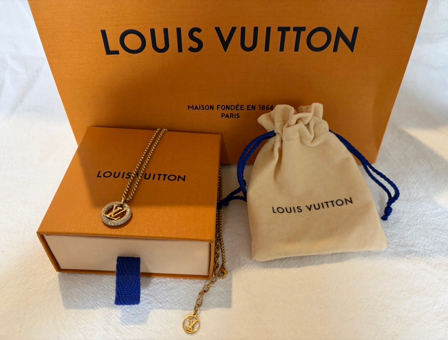 Louis Vuitton Women's Louise By Night Jewelry Necklace "Gold"