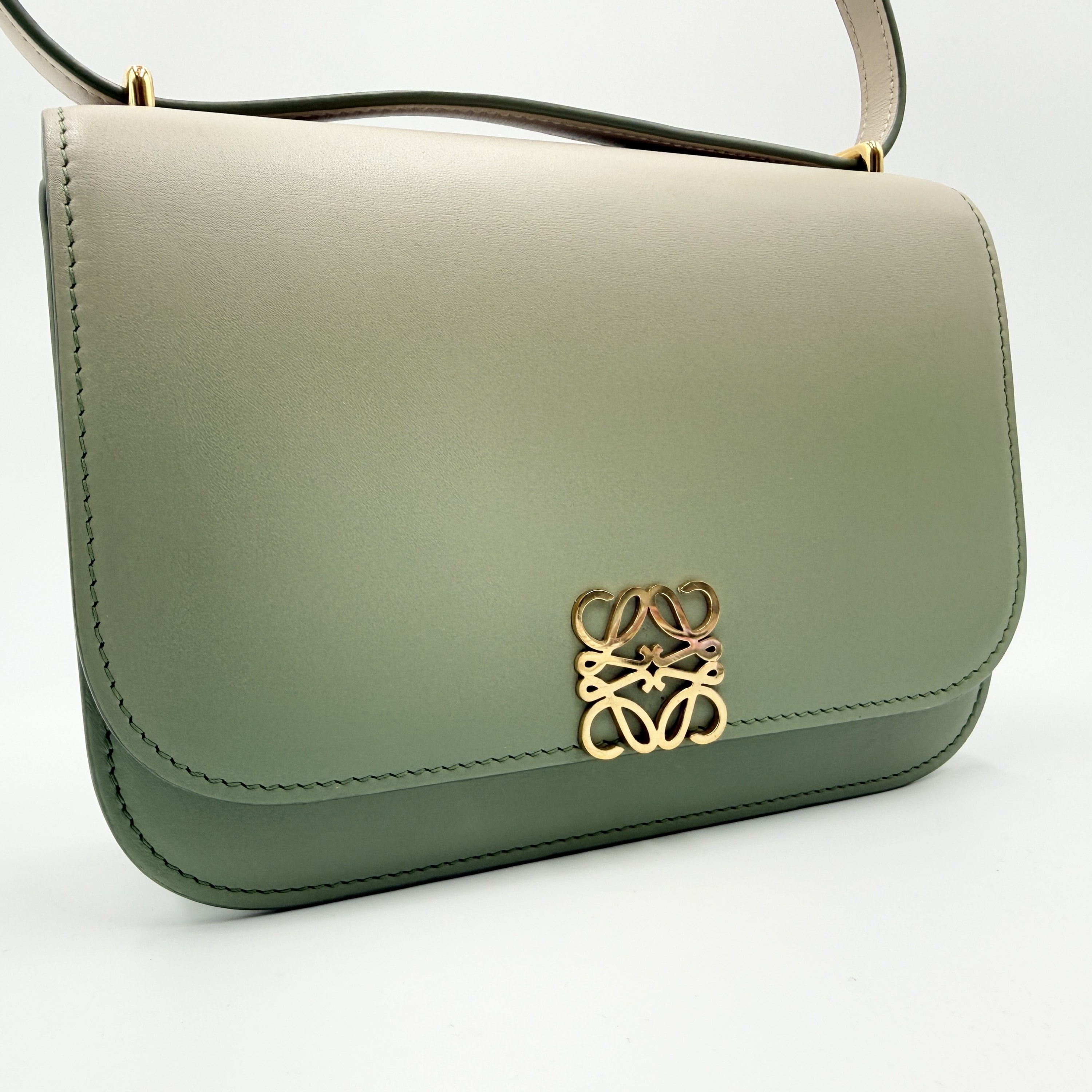 ロエベ ショルダーバッグ