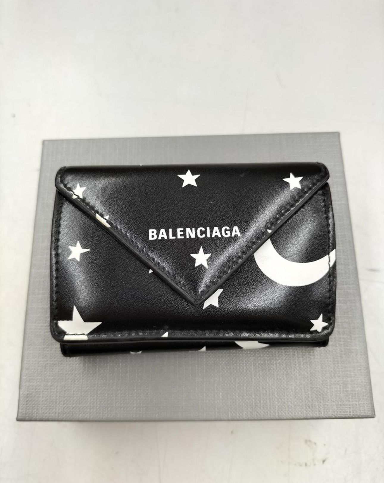 BALENCIAGA