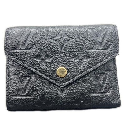 LOUIS VUITTON 展示品級 美品 ルイヴィトン ポルトフォイユ ヴィクトリーヌ モノグラムアンプラント 三つ折り財布 M64060 レザー RFID確認済 ブラック コンパクトウォレット SAランク 中古 鑑定済 ヴィトン財布