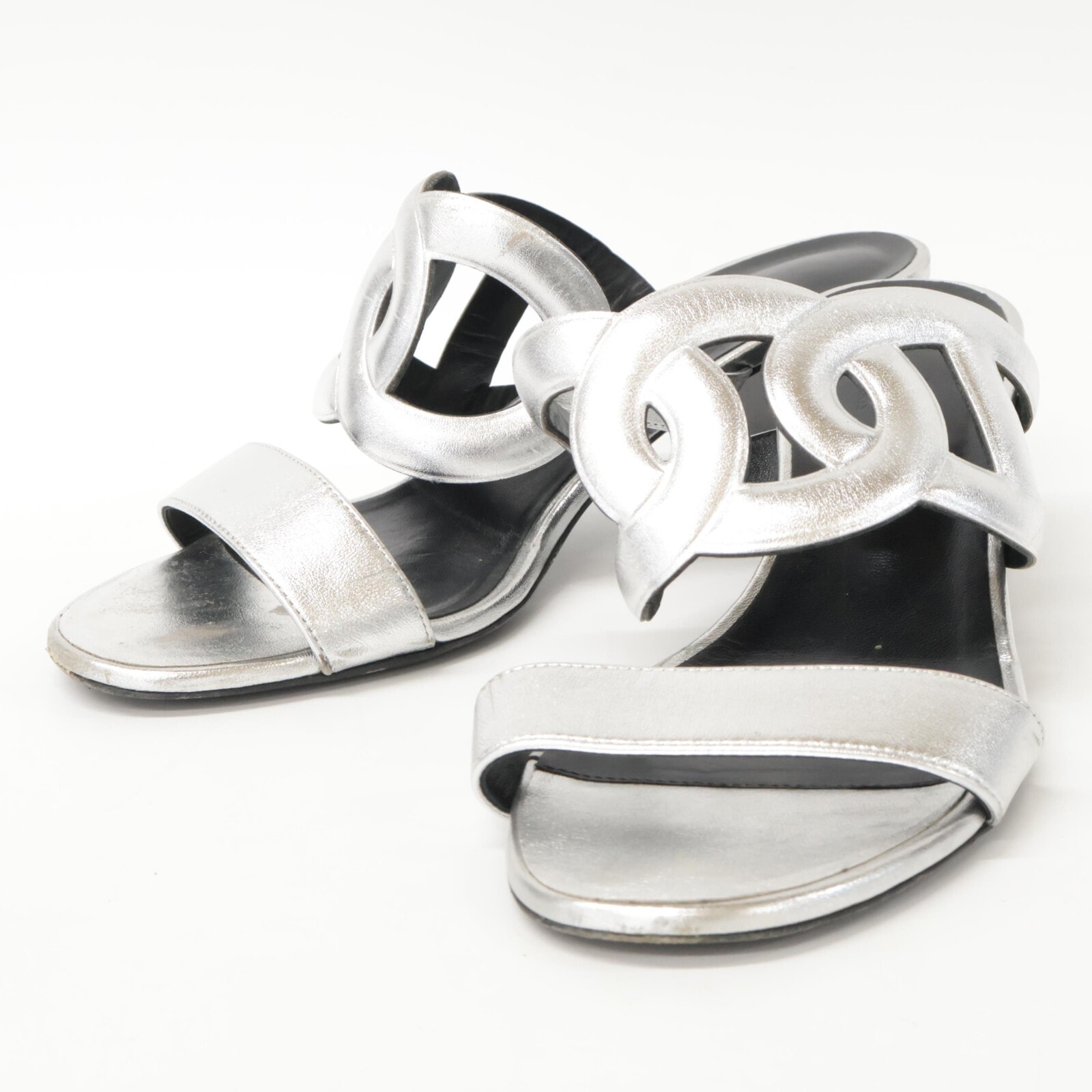 エルメス H202180Z Bikini sandal シェーヌダンクルモチーフ メタリックナッパ チャンキーヒール 38 1/2