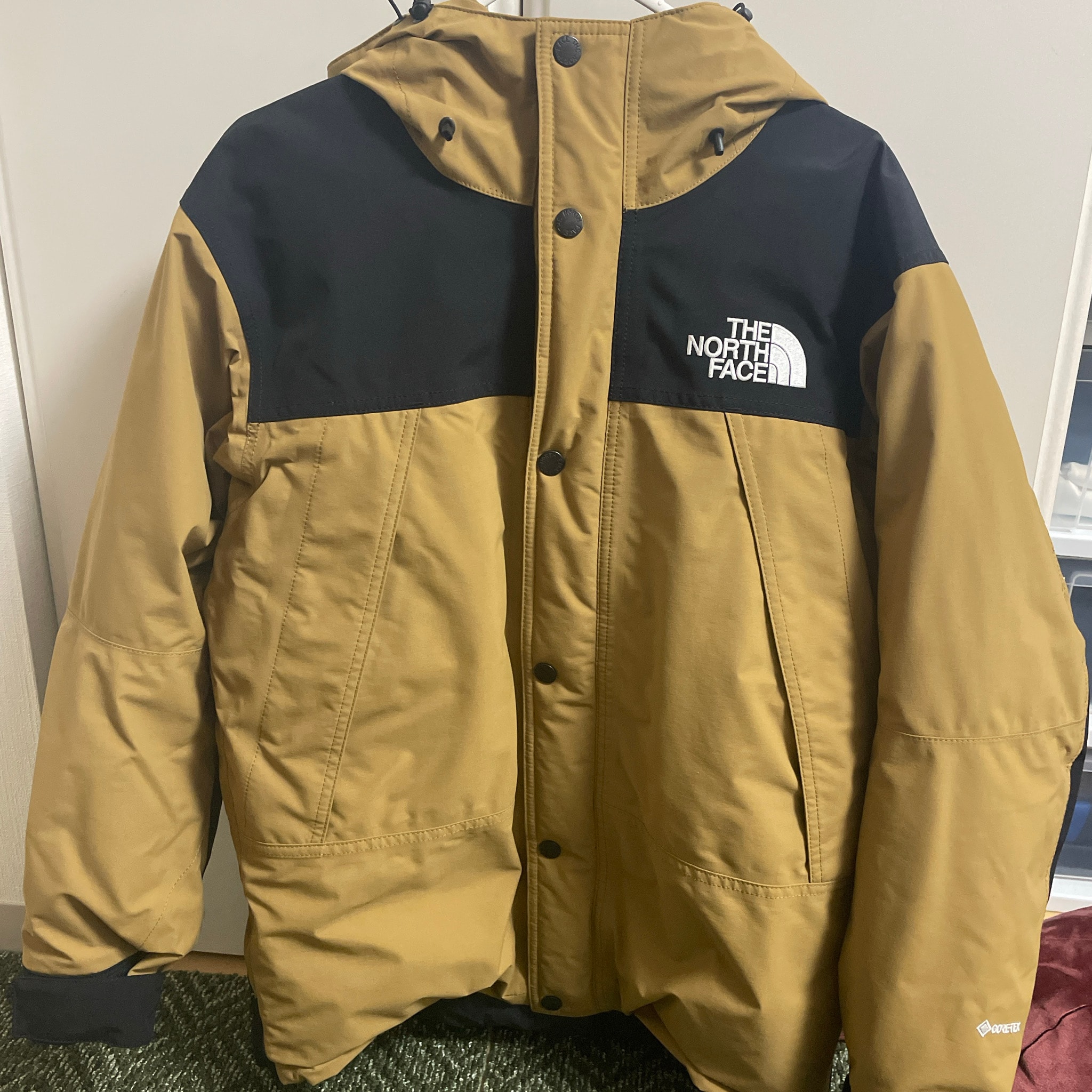 THE NORTH FACE Mountain Down Jacket "Utility Brown"