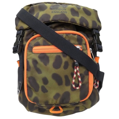 バーバリー 8013530 アニマルプリント レオ ボディバッ
