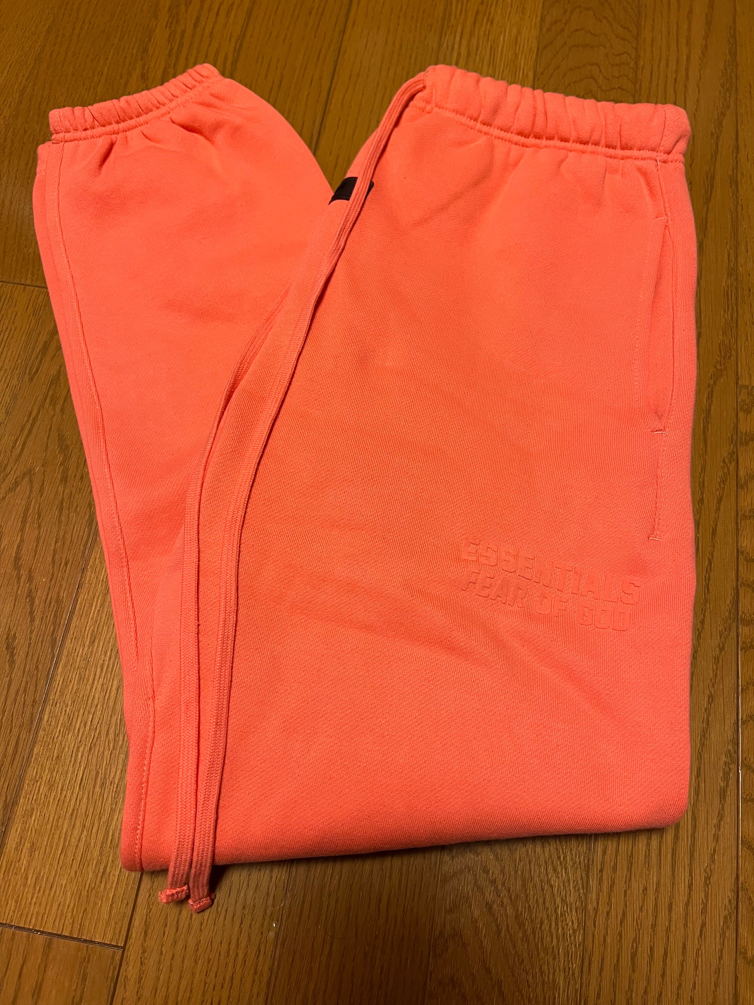 FEAR OF GOD ESSENTIALS Sweatpant "Coral"