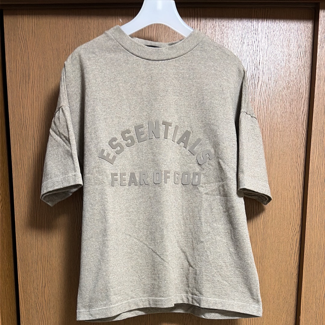 FEAR OF GOD ESSENTIALS Tシャツ