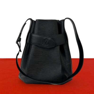 LOUIS VUITTON ルイヴィトン サックデポール エピ レザー ショルダーバッグ ブラック
19509