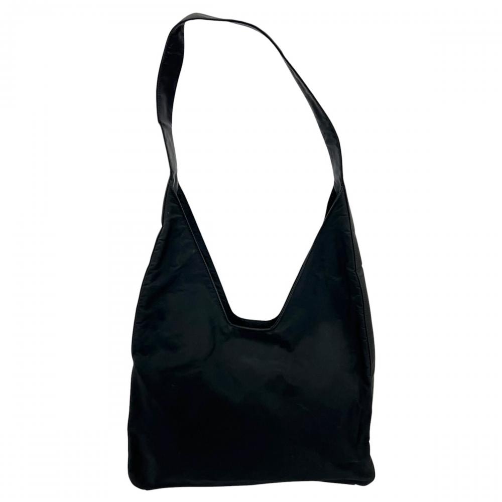 PRADA プラダ ショルダーバッグ 三角ロゴ 肩掛け ナイロン    ブラック 黒 シルバー金具 レディース【中古品】