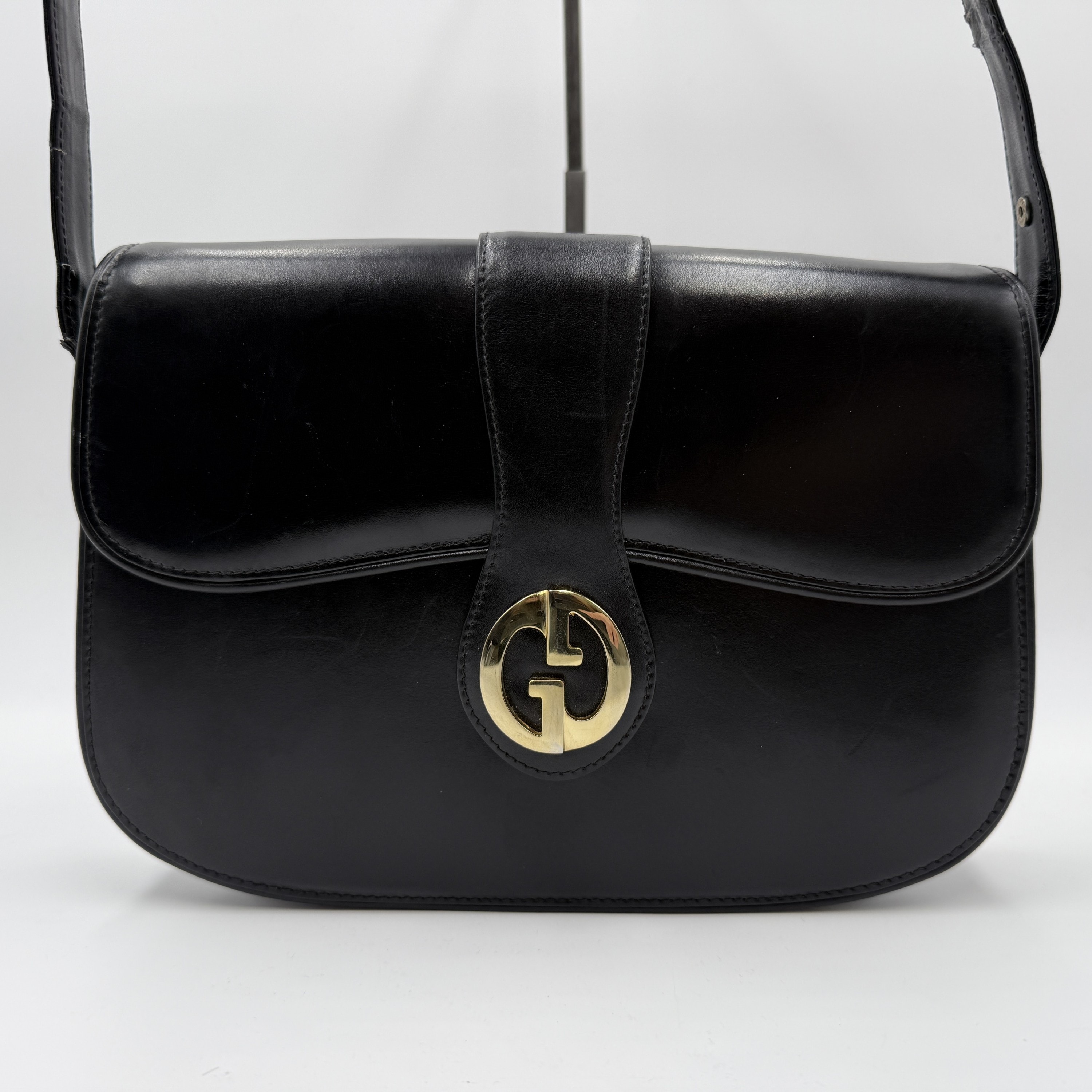 グッチ ショルダーバッグ