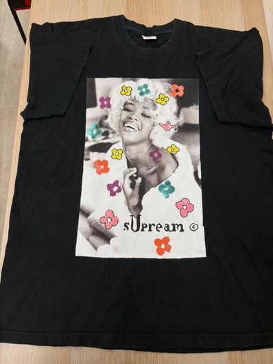 Supreme Naomi Tee Supreme Naomi Tee