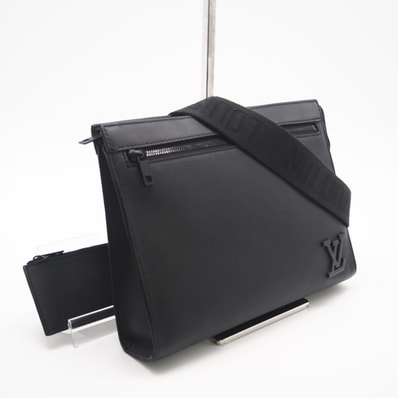 LOUIS VUITTON ルイ・ヴィトン LVアエログラム メッセンジャー ヴォワヤージュ ノワール M59329 2wayショルダーバッグ ブラック レザー メンズ