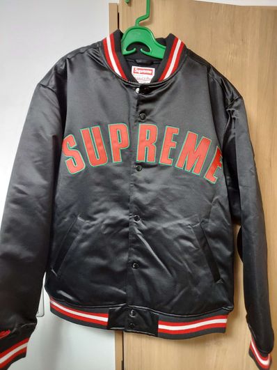 Supreme / Mitchell & Ness® Satin Varsity Jacket "Black"