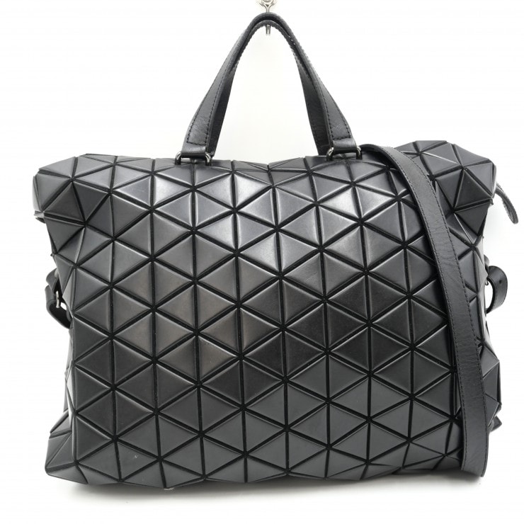 BAO BAO ISSEY MIYAKE(バオバオ イッセイミヤケ)2WAYショルダーバッグ ハンドバッグ ブラック マット 三角ピース レザー レディース BB43-AG602【中古】