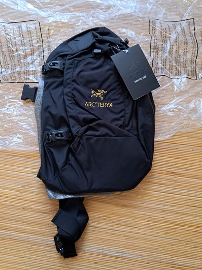 ARC'TERYX System_A Quiver Crossbody Pack "Black/Ultra Violet" 30242