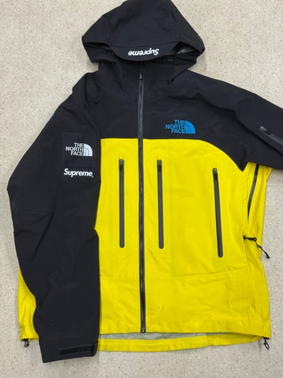 Supreme x The North Face Taped Seam Shell Jacket "Yellow"