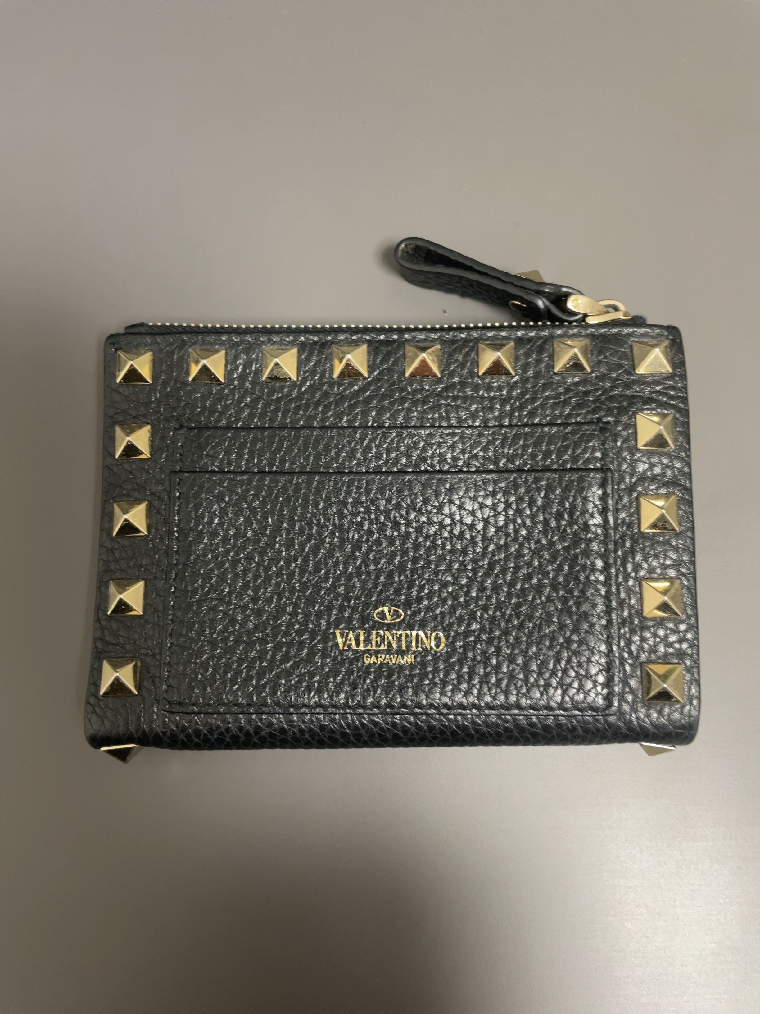 Valentino Rockstud Grainy Calfskin Keychain "Black"