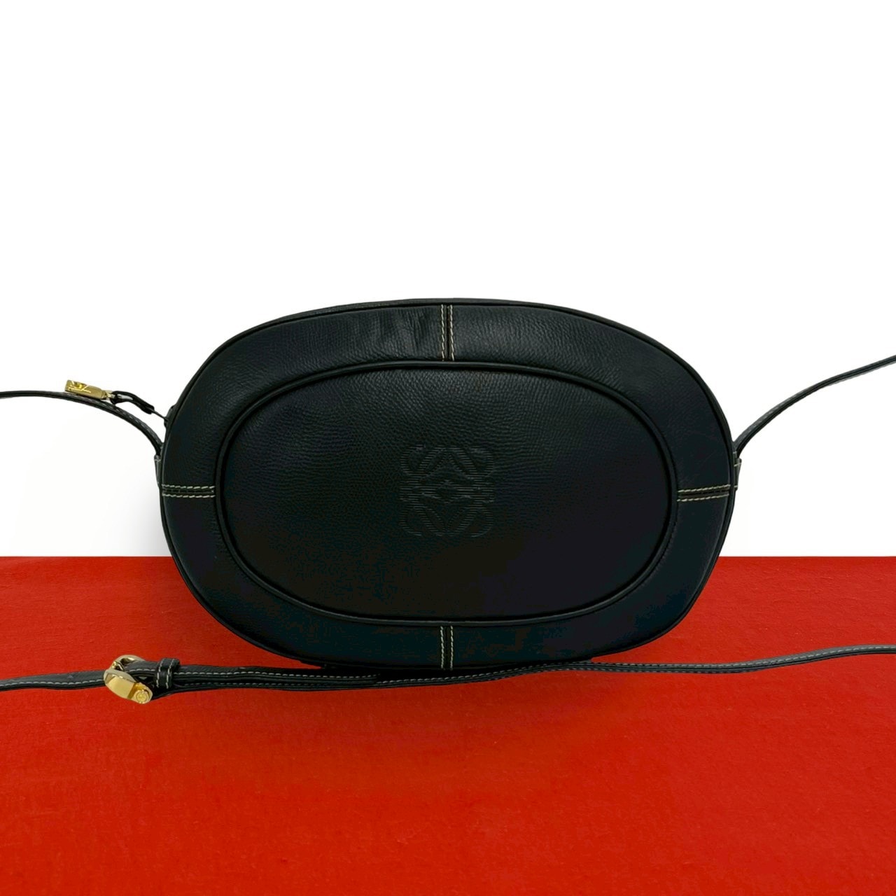 LOEWE ロエベ アナグラム ロゴ レザー ショルダーバッグ ブラック
 18656