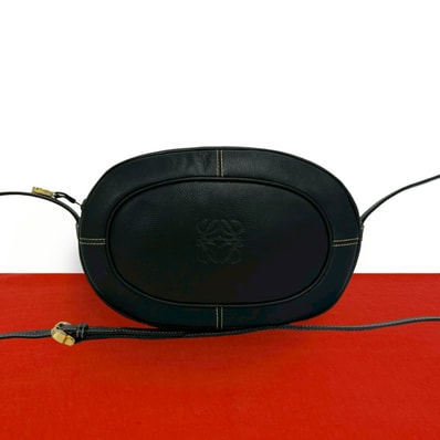 LOEWE ロエベ アナグラム ロゴ レザー ショルダーバッグ ブラック
18656