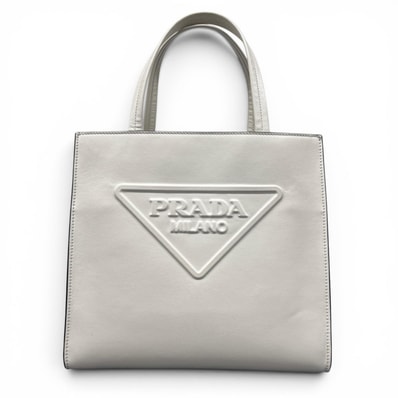 PRADA 美品 プラダ エンボス トライアングルロゴ トートバッグ 1BG382 RFID確認済 ソフトカーフ レザー ホワイト ハンドバッグ 肩掛け ABランク 鑑定済 プラダバッグ