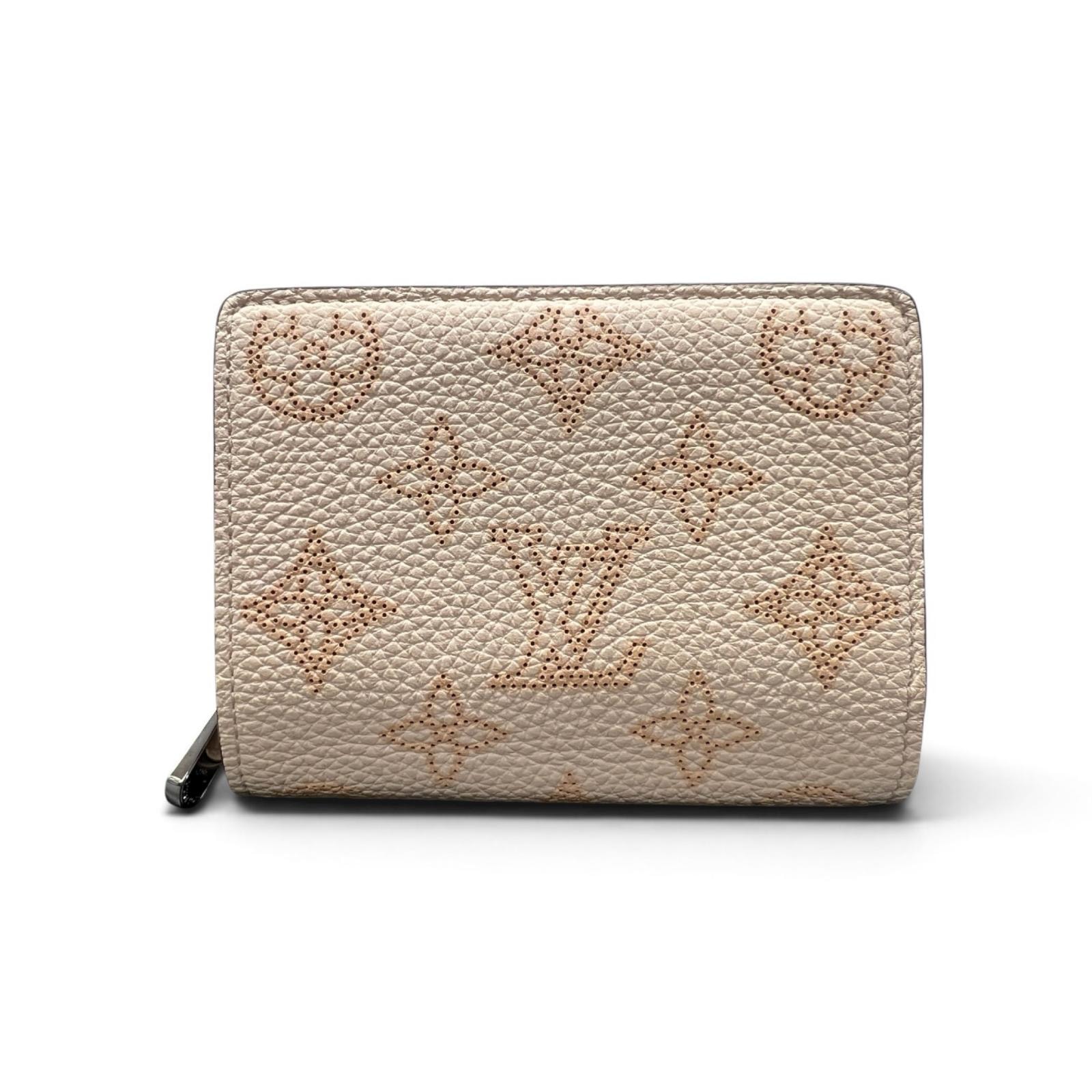LOUIS VUITTON 希少カラー 極美品 ルイヴィトン ポルトフォイユ クレア モノグラムマヒナ 二つ折り財布 M82351 レザー RFID搭載 ベージュ コンパクトウォレット ヴィトン LV Aランク 中古 鑑定済 ヴィトン財布