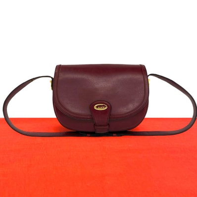 GUCCI グッチ ロゴ 金具 レザー ショルダーバッグ ワインレッド
14320