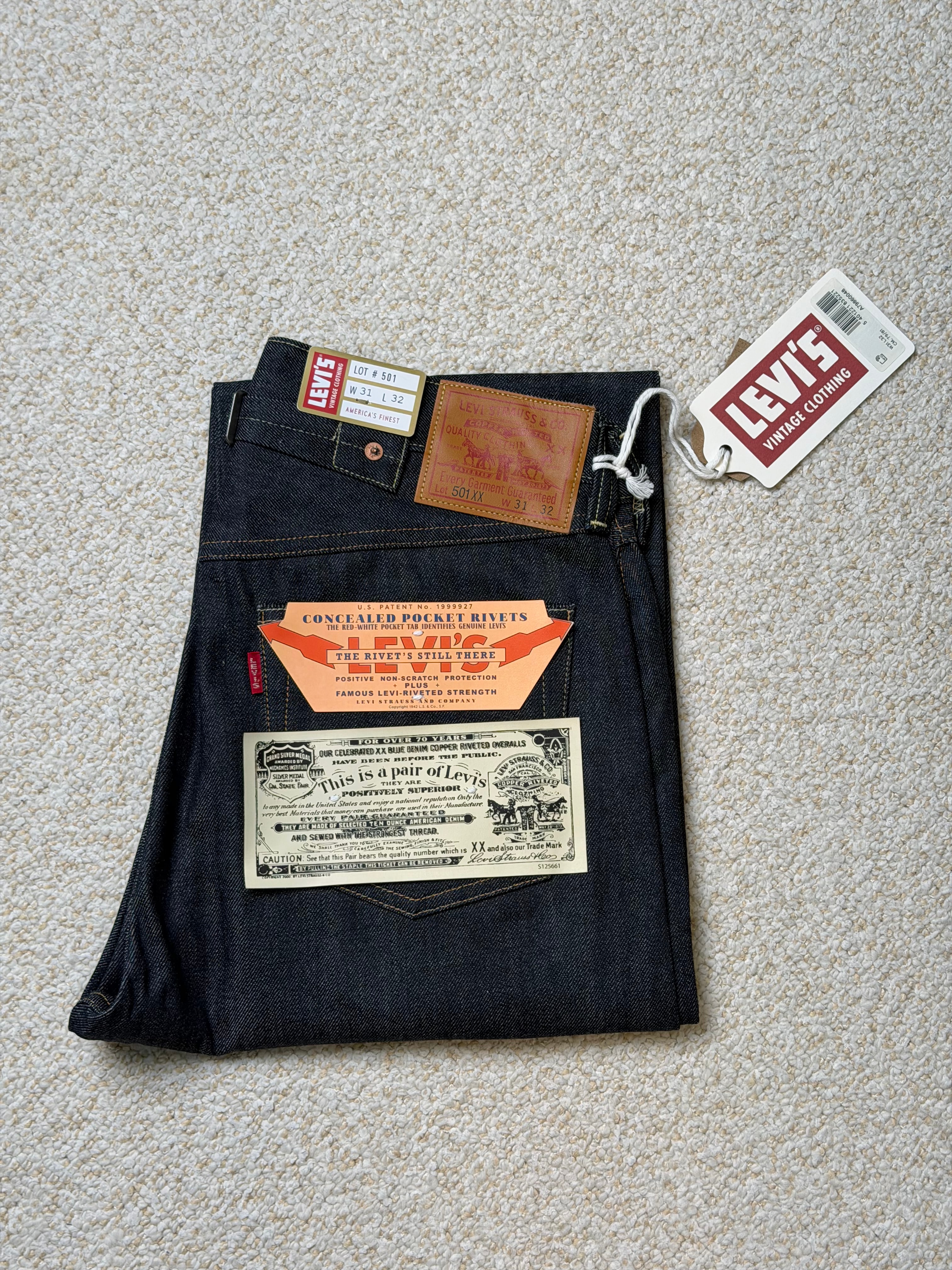 Levi's Vintage Clothing 1942 501 Jeans "Indigo Rigid"