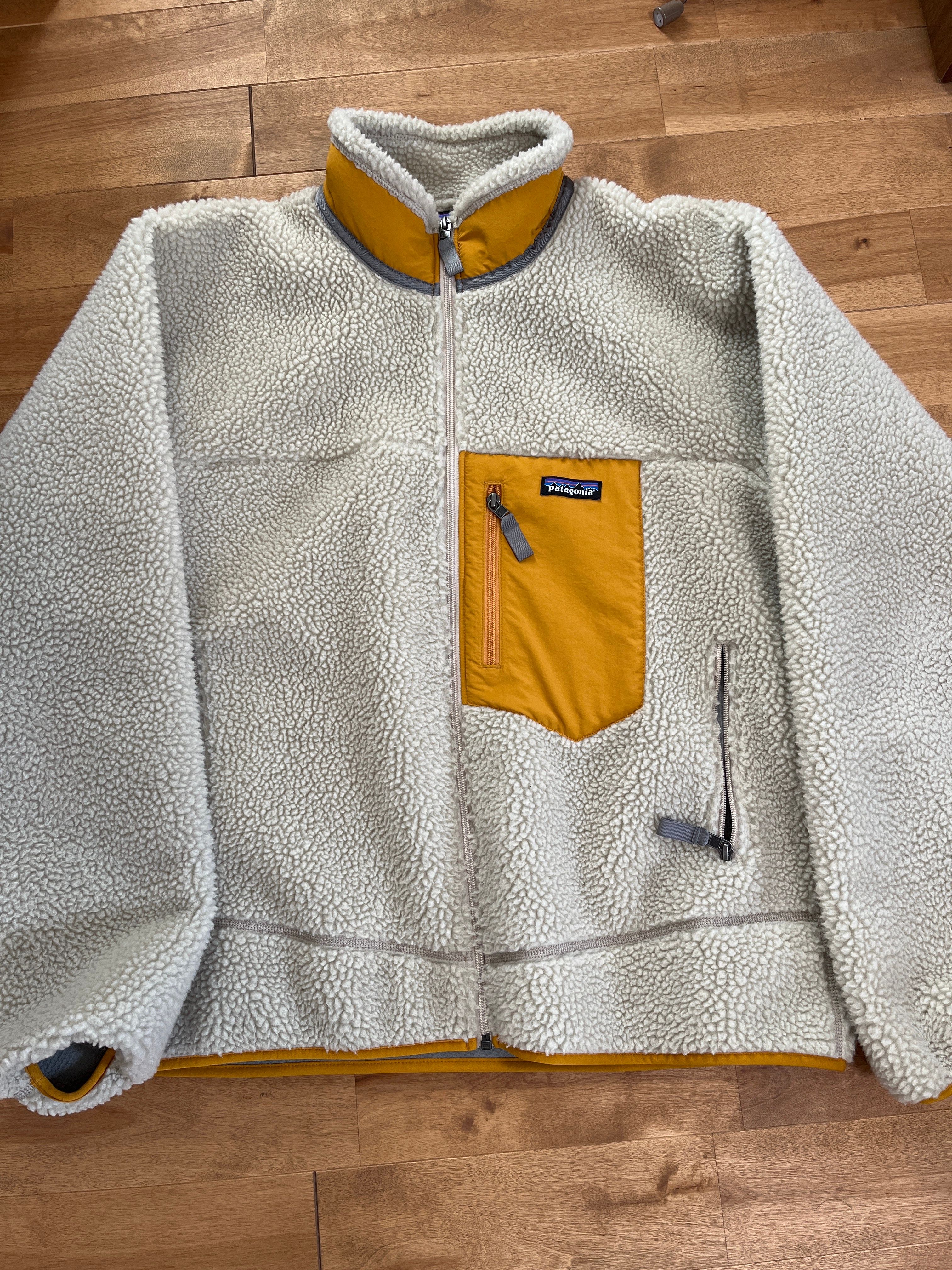 Patagonia Classic Retro-X Jacket "White/Red"