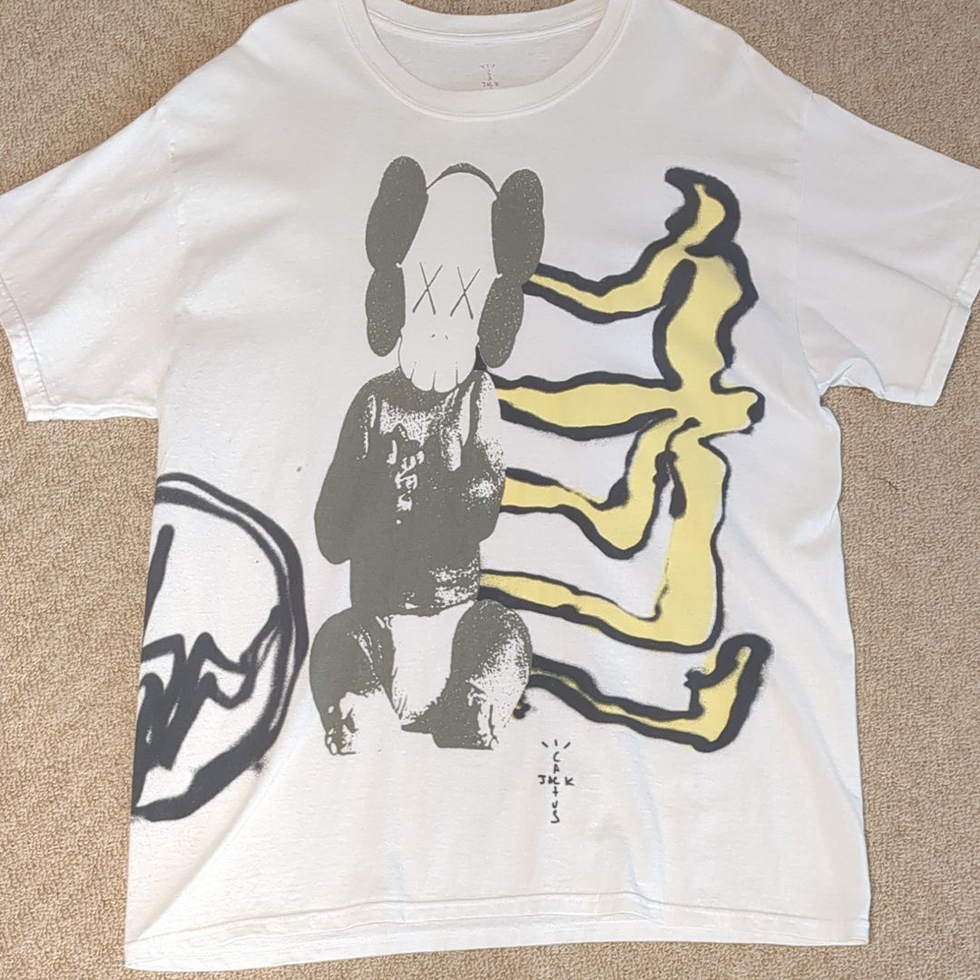 トラヴィススコット カクタスジャック x カウズ フォー フラグメント Tシャツ "ホワイト"