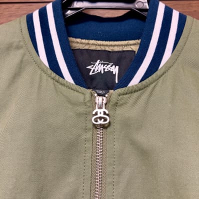 【人気】ステューシー スタジャン ボマージャケット バックプリント S 美品